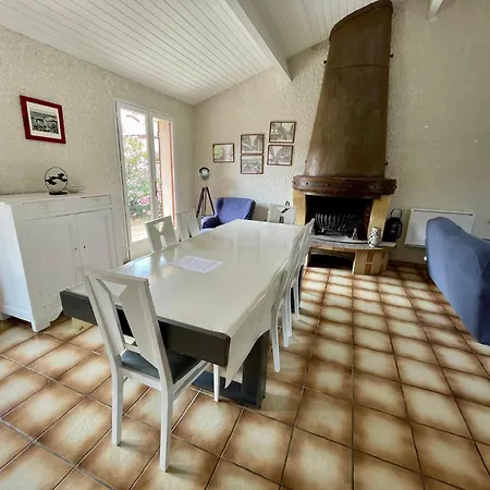 House With Garden And Terrace Close To The Ocean In Lacanau-ocean *